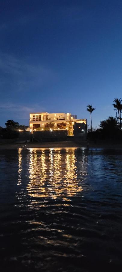 Beachfront Bed & Breakfast San Jose  Bagian luar foto